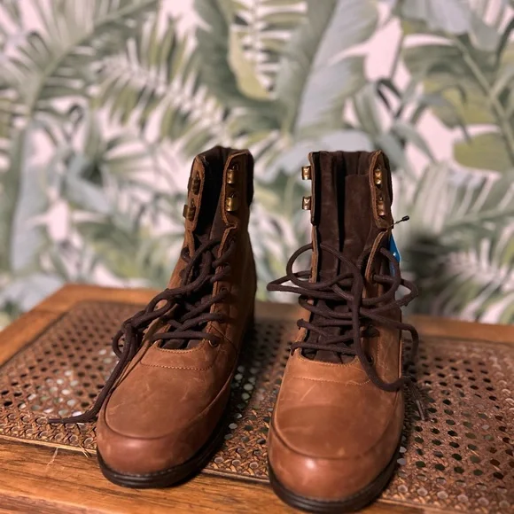 Women’s Barbour Grassmoor Brown Leather Boots - Picture 5 of 7